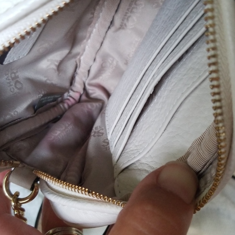Michael Kors Hamilton white small crossbody - Picture 7 of 8